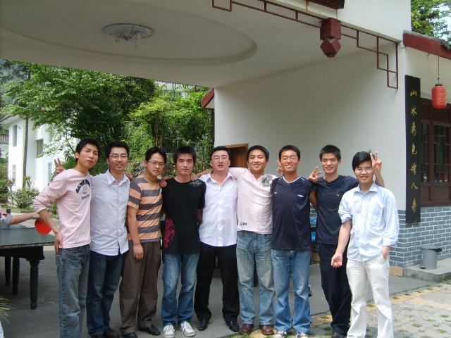 我們師兄弟一伙啦