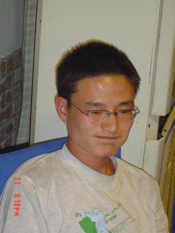 8.21同事生日，喝醉了，發呆中